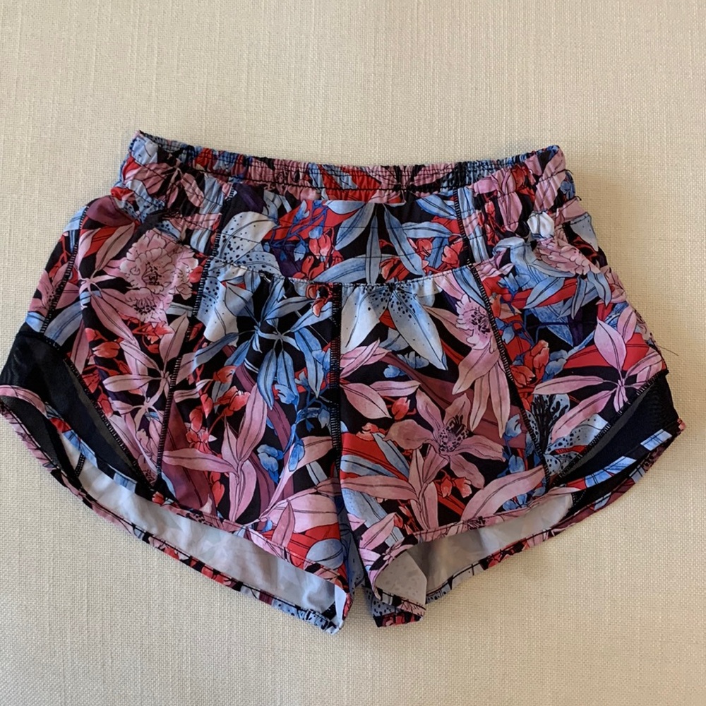 Lululemon hotty hot running shorts size 2